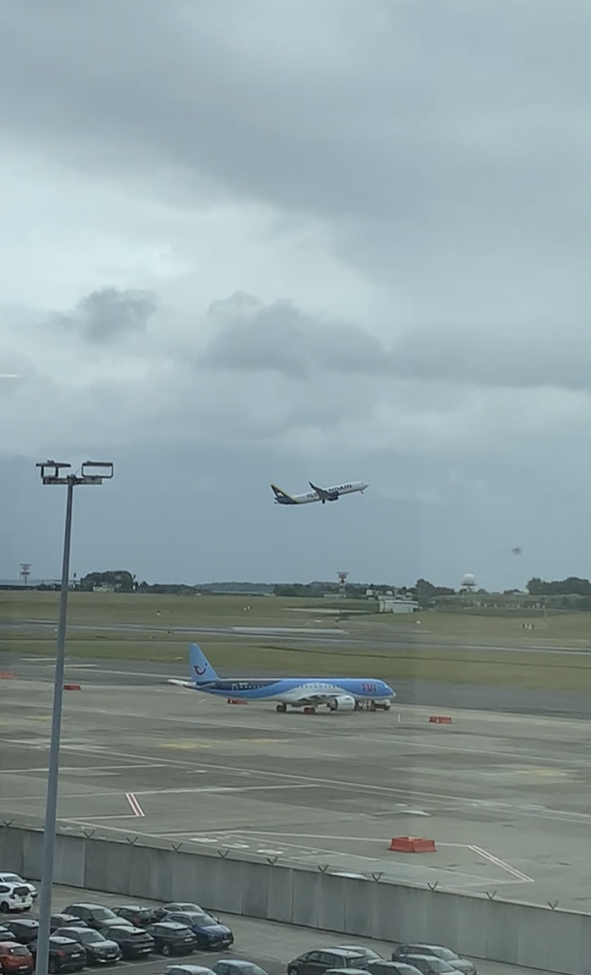 Mooi uitzicht op vliegtuigen!